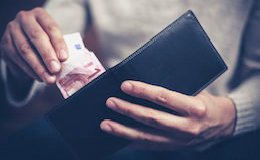 Exchange Currency in Store